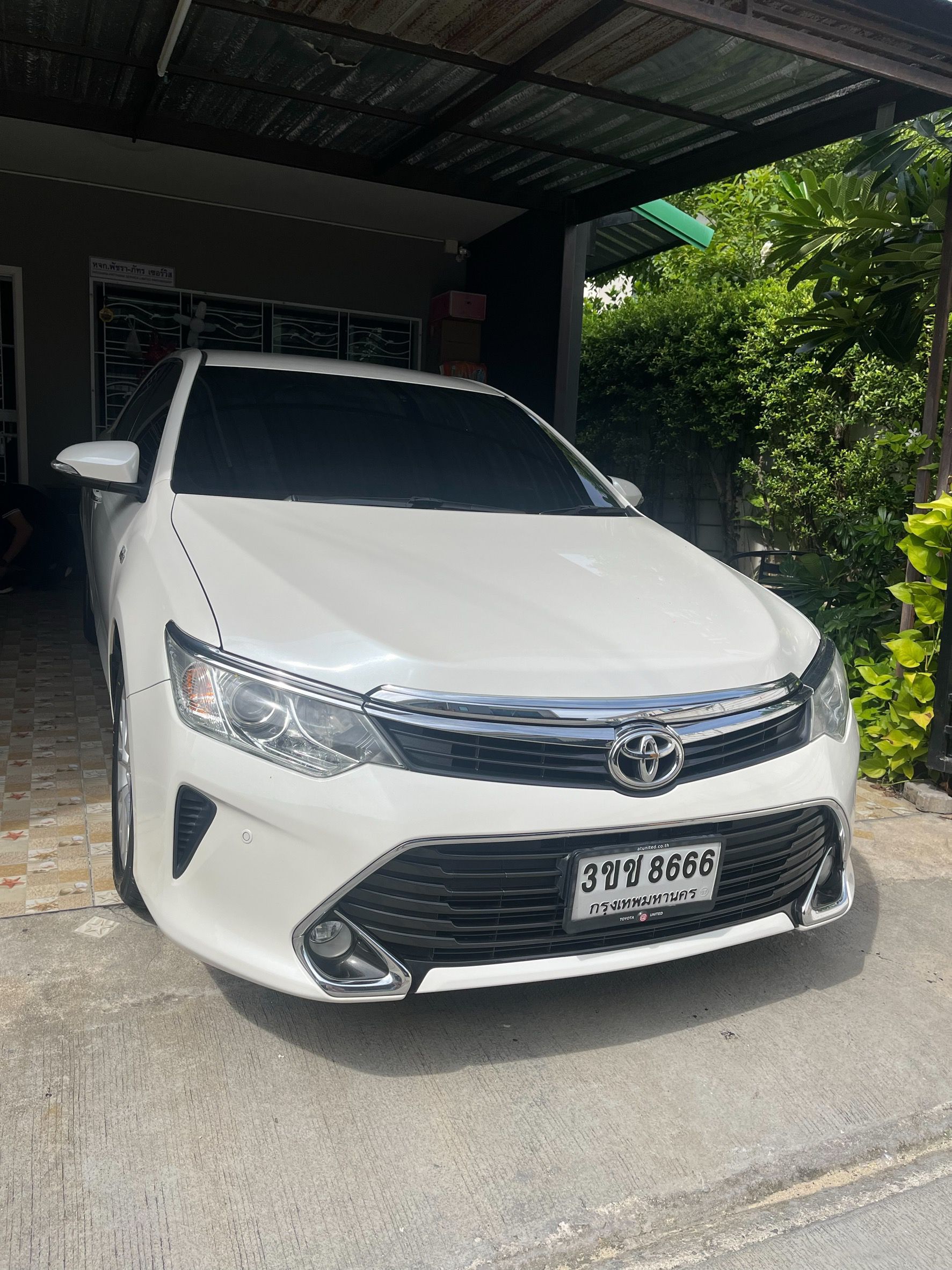 John Taxi Camry sedan